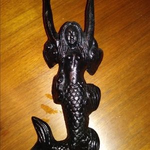 Mermaid cast iron boot remover